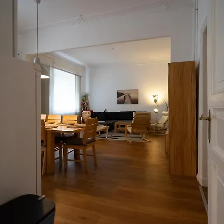 Großes In Zentraler Lage * Berlin